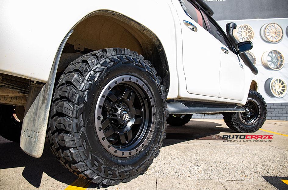 TOYOTA HILUX N80 4WD ANZA MATTE BLACK WITH ANTHRACITE RING